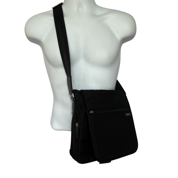 The Davek tablet Note Bag in Black Slim for Ipads Tablets Ballistic Nylon Buckle - Picture 1 of 8